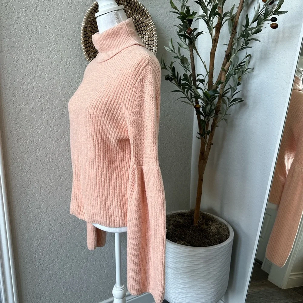 Lovers + Friends Revolve Bell Sleeve Long Sleeve Turtle Neck Sweater Size Medium - Picture 6 of 12